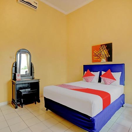 Oyo 3096 Hotel Dewi Warsiki Gilimanuk Kültér fotó