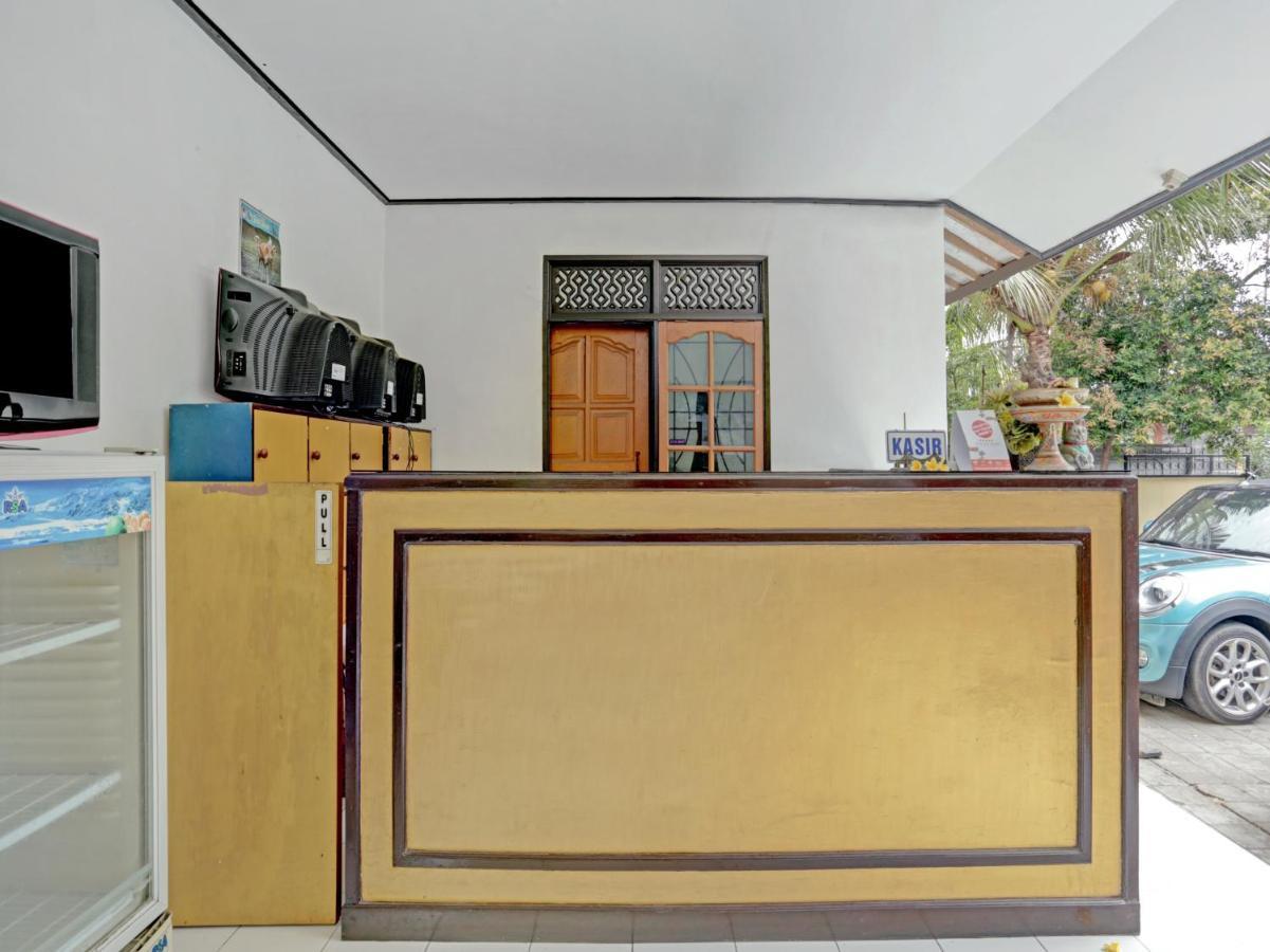 Oyo 3096 Hotel Dewi Warsiki Gilimanuk Kültér fotó