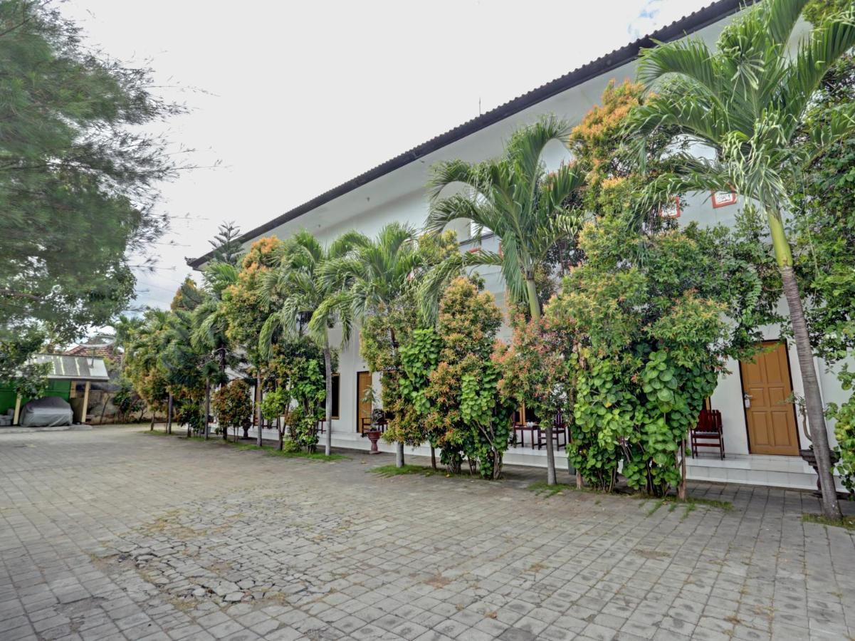 Oyo 3096 Hotel Dewi Warsiki Gilimanuk Kültér fotó