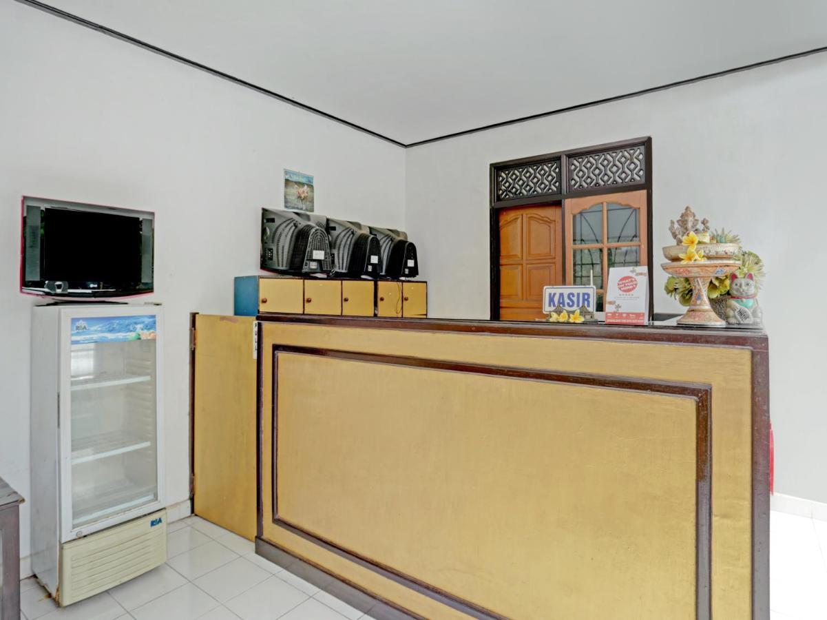 Oyo 3096 Hotel Dewi Warsiki Gilimanuk Kültér fotó