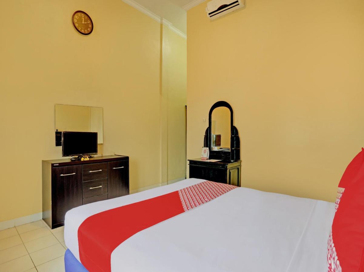 Oyo 3096 Hotel Dewi Warsiki Gilimanuk Kültér fotó