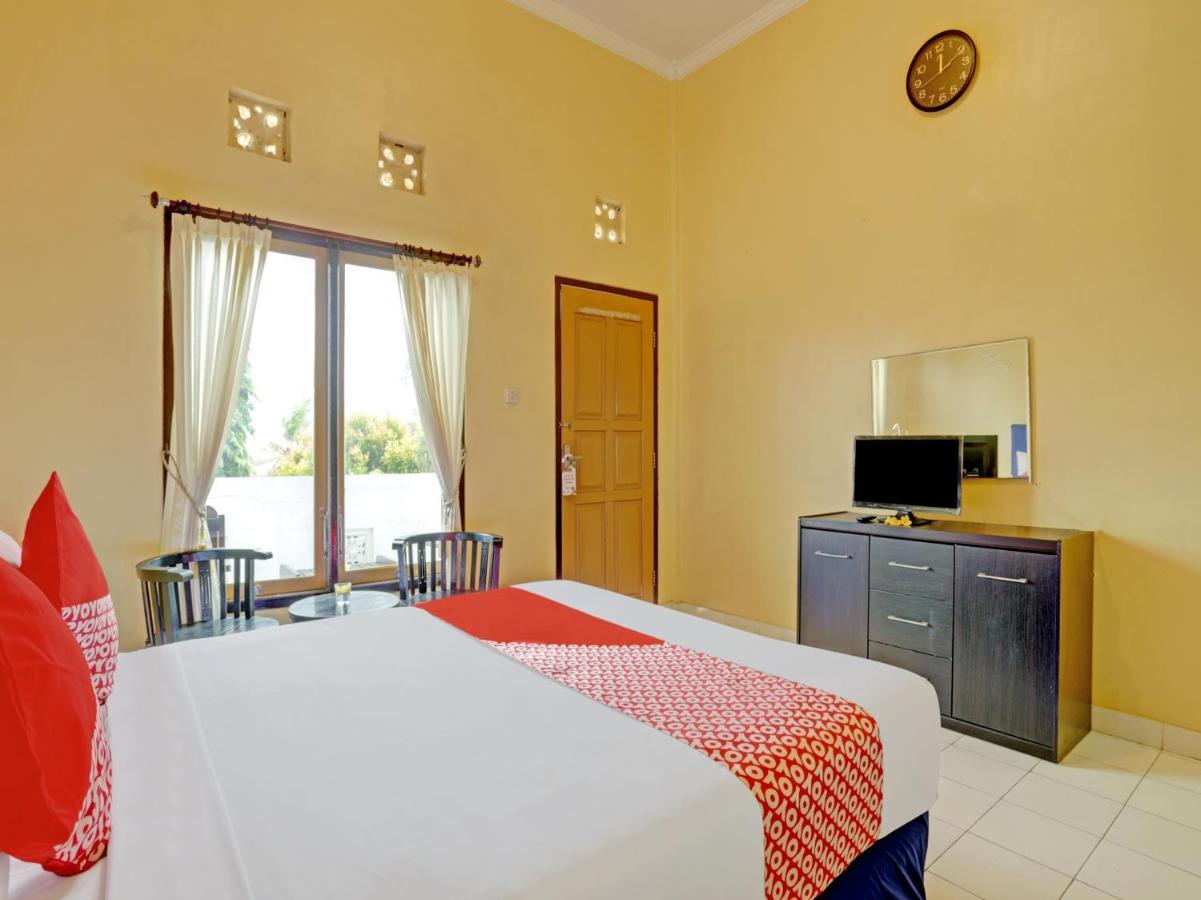 Oyo 3096 Hotel Dewi Warsiki Gilimanuk Kültér fotó