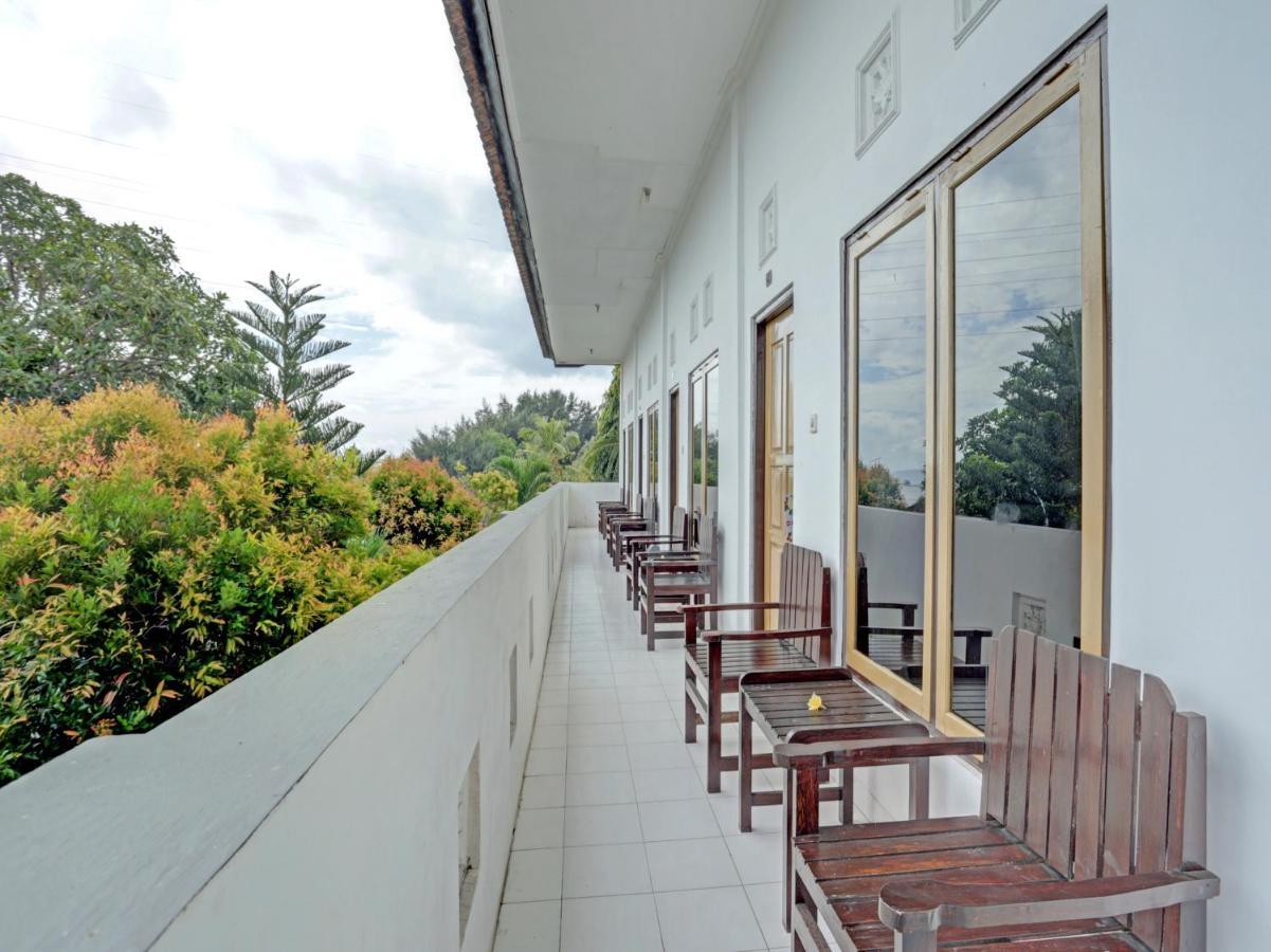 Oyo 3096 Hotel Dewi Warsiki Gilimanuk Kültér fotó